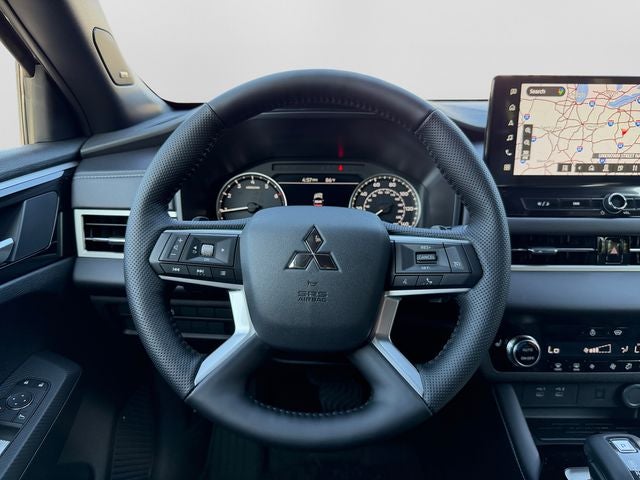2026 Mitsubishi Outlander LE
