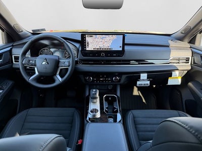 2026 Mitsubishi Outlander LE
