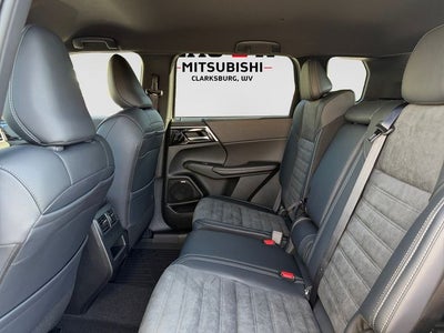 2026 Mitsubishi Outlander LE