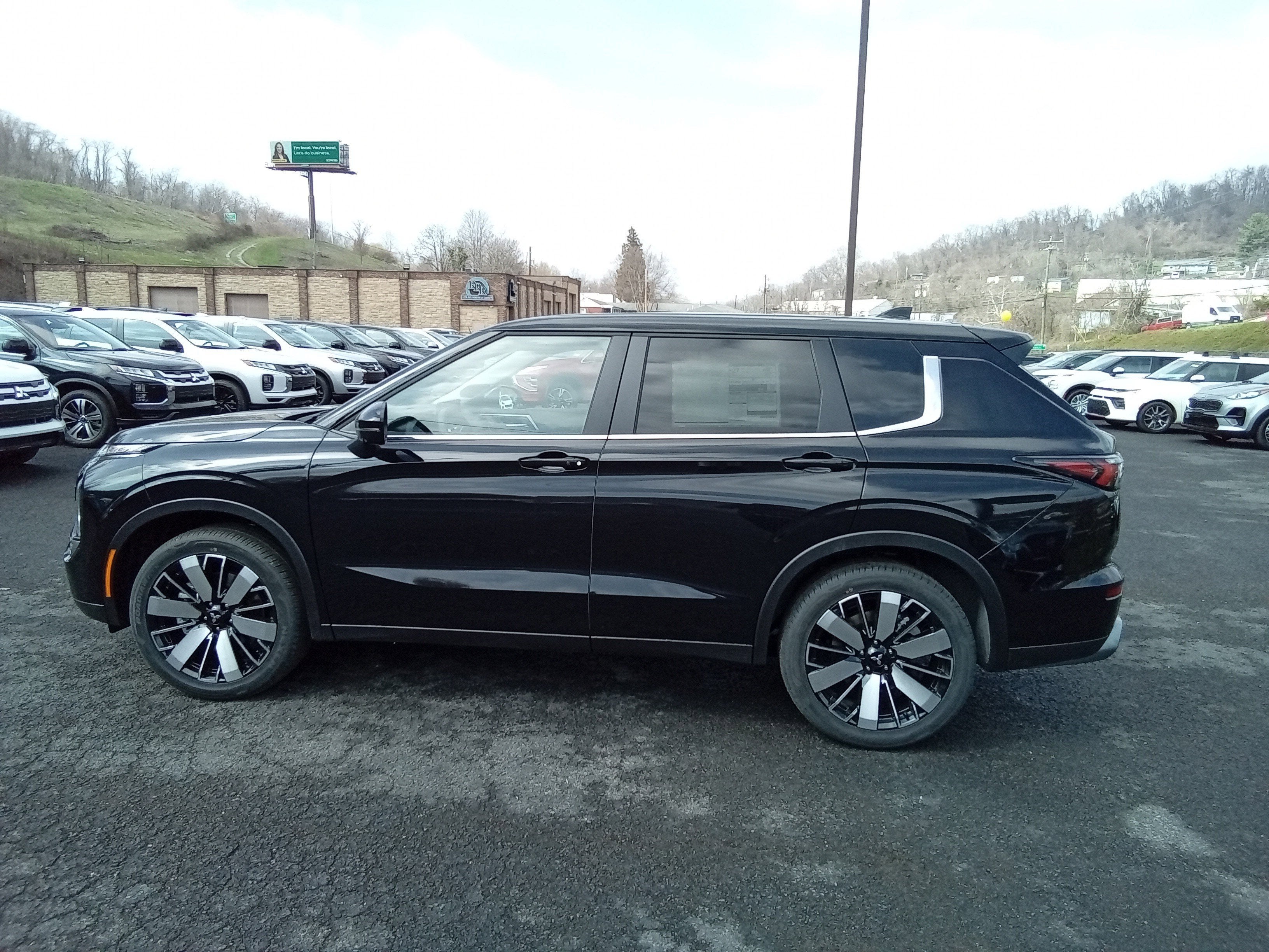 2026 Mitsubishi Outlander SE