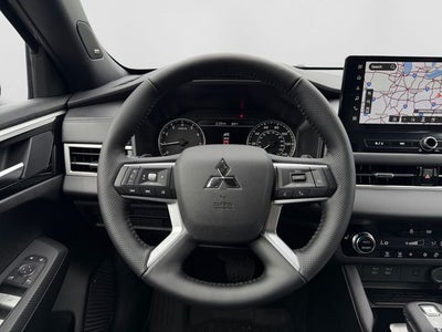 2026 Mitsubishi Outlander LE