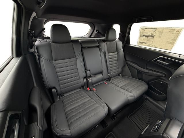 2026 Mitsubishi Outlander LE