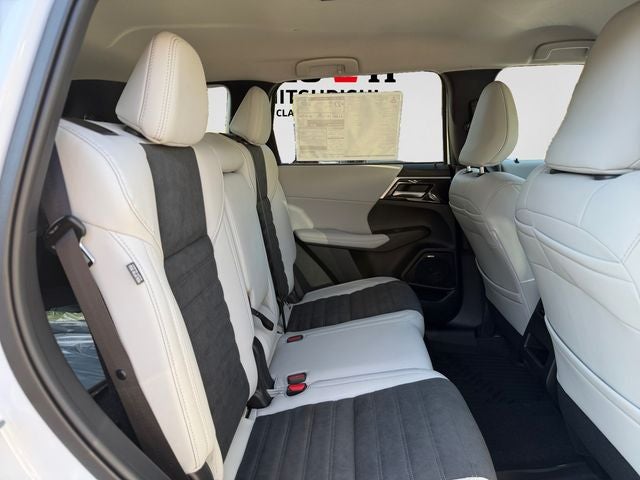 2026 Mitsubishi Outlander SE