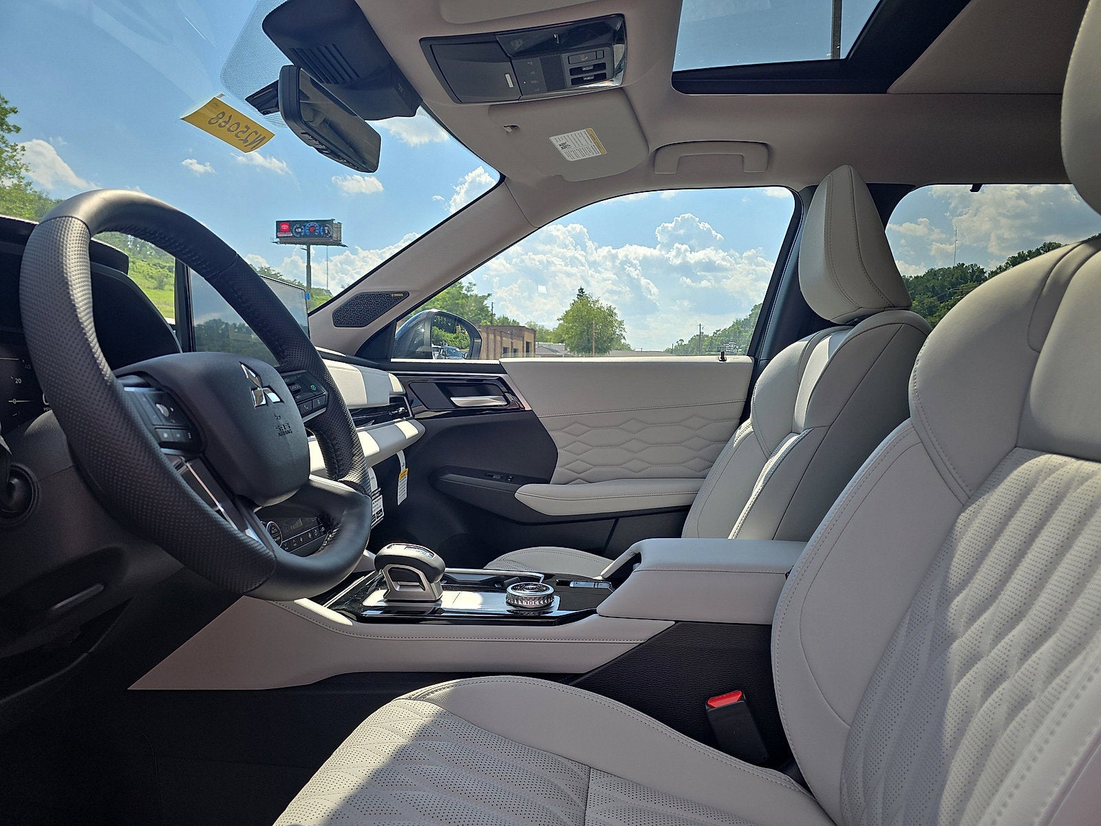 2025 Mitsubishi Outlander Platinum Edition