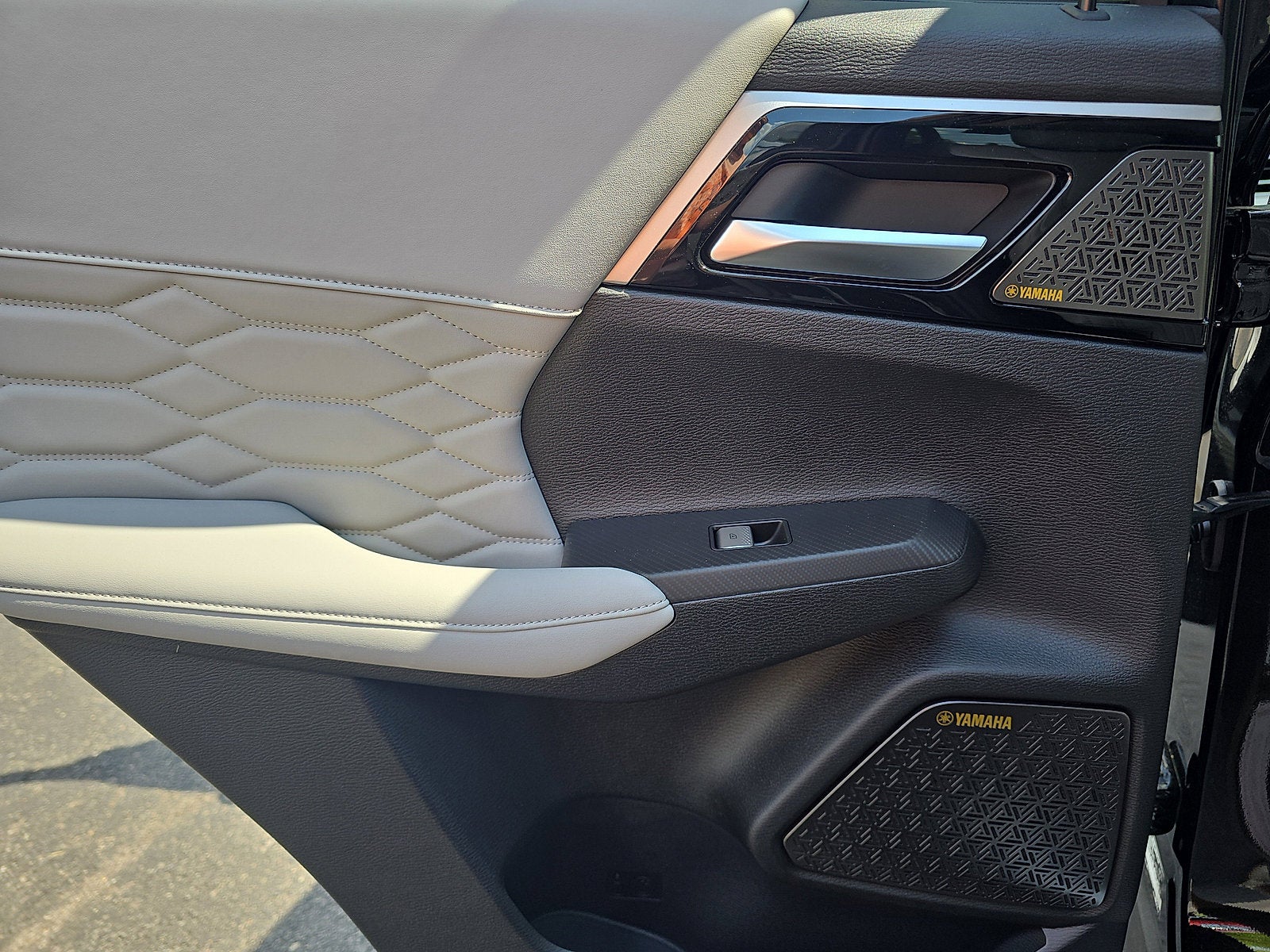 2025 Mitsubishi Outlander Platinum Edition