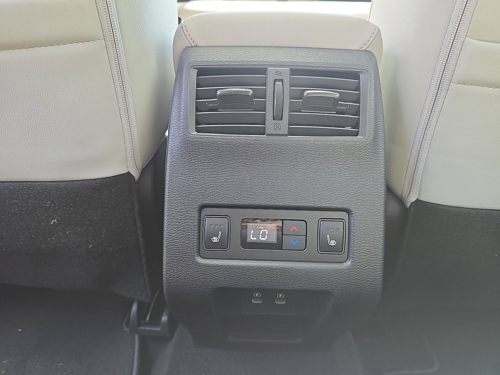 2025 Mitsubishi Outlander Platinum Edition