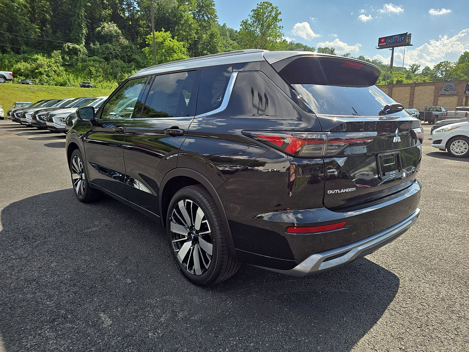 2025 Mitsubishi Outlander Platinum Edition