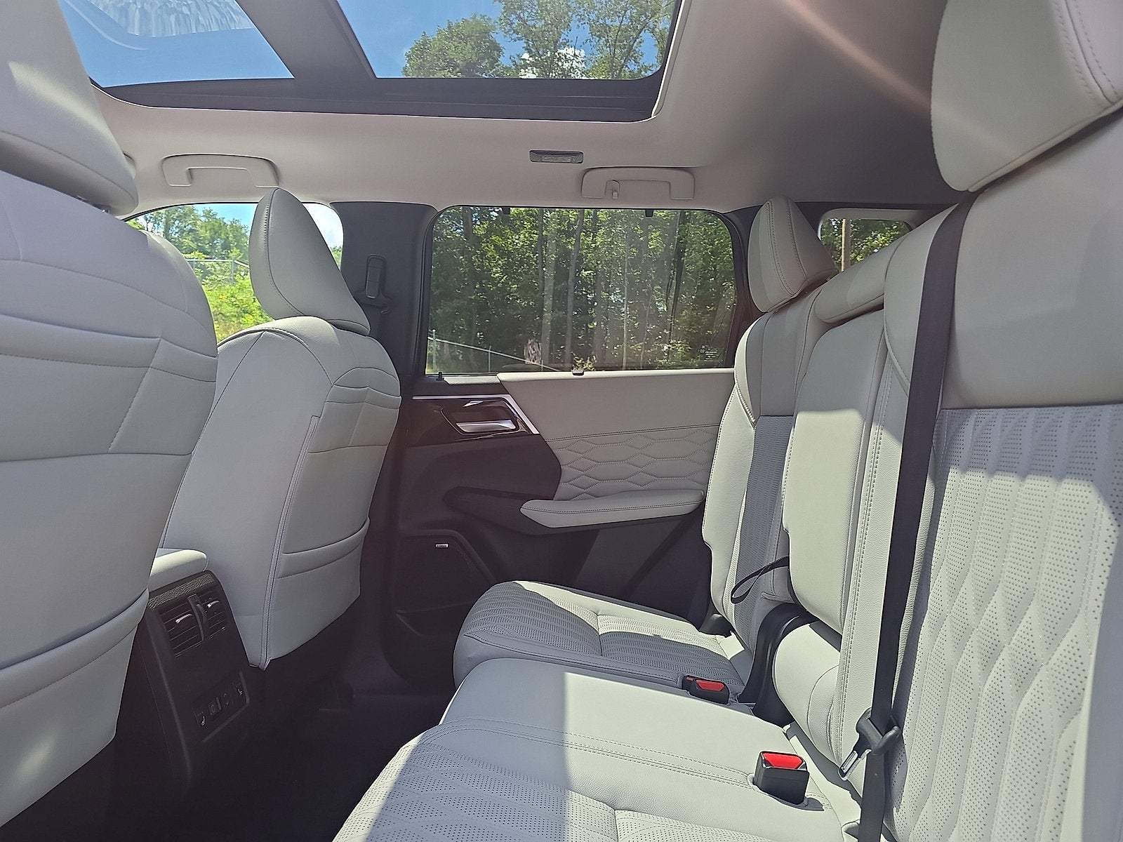 2025 Mitsubishi Outlander SEL