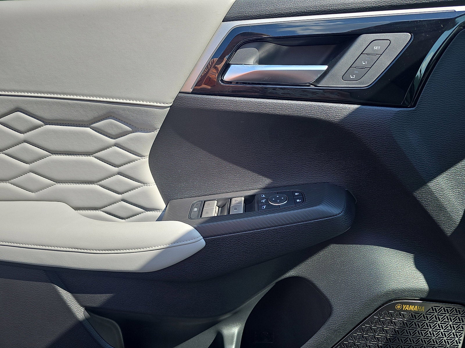 2025 Mitsubishi Outlander Platinum Edition