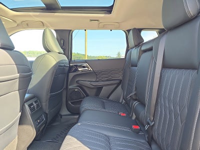 2025 Mitsubishi Outlander Platinum Edition