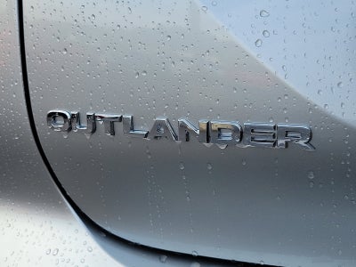 2024 Mitsubishi Outlander Base