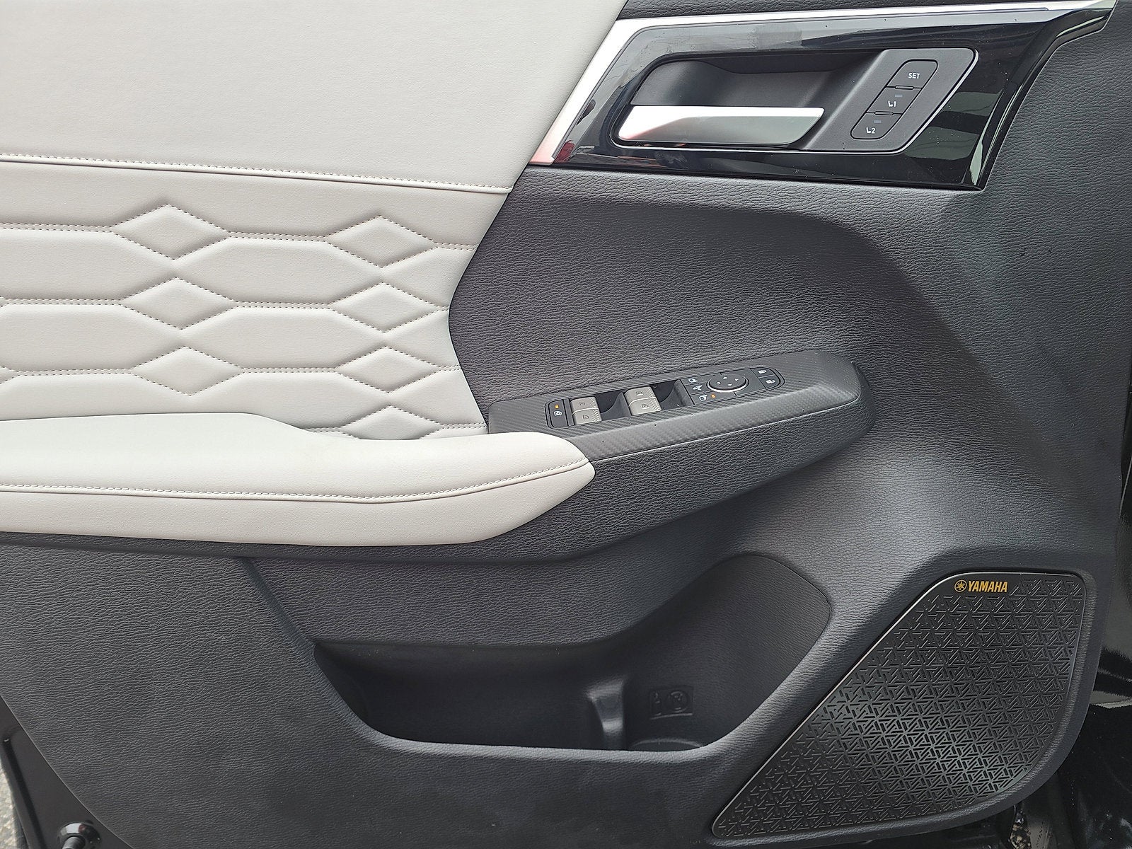 2025 Mitsubishi Outlander Platinum Edition