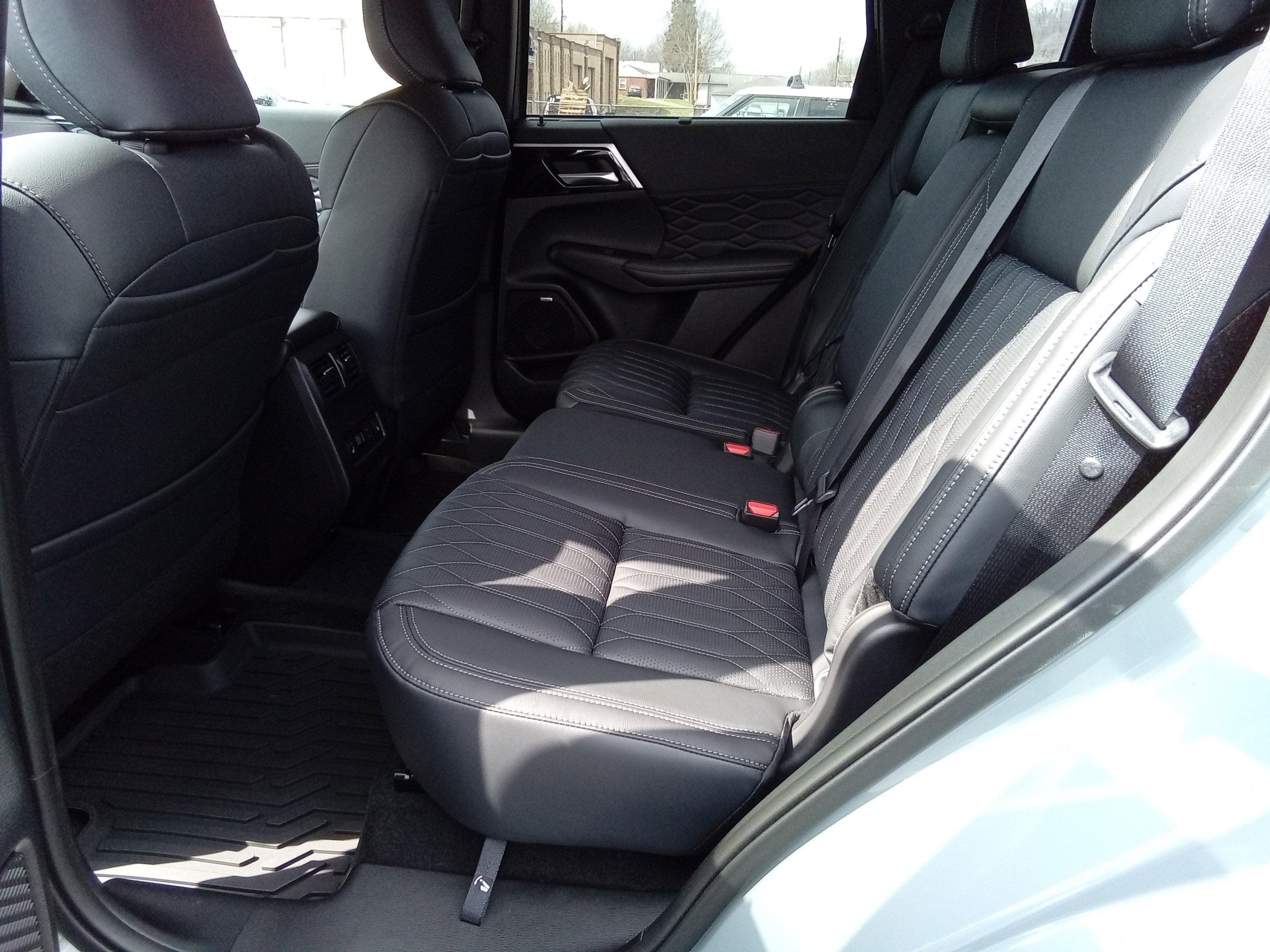 2026 Mitsubishi Outlander SEL