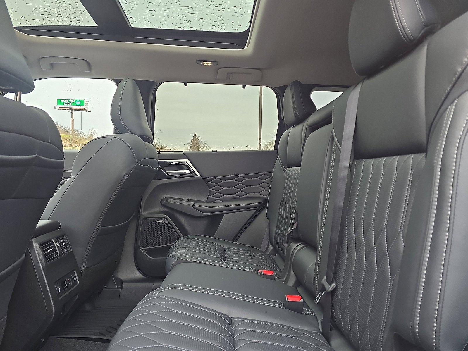 2026 Mitsubishi Outlander SEL