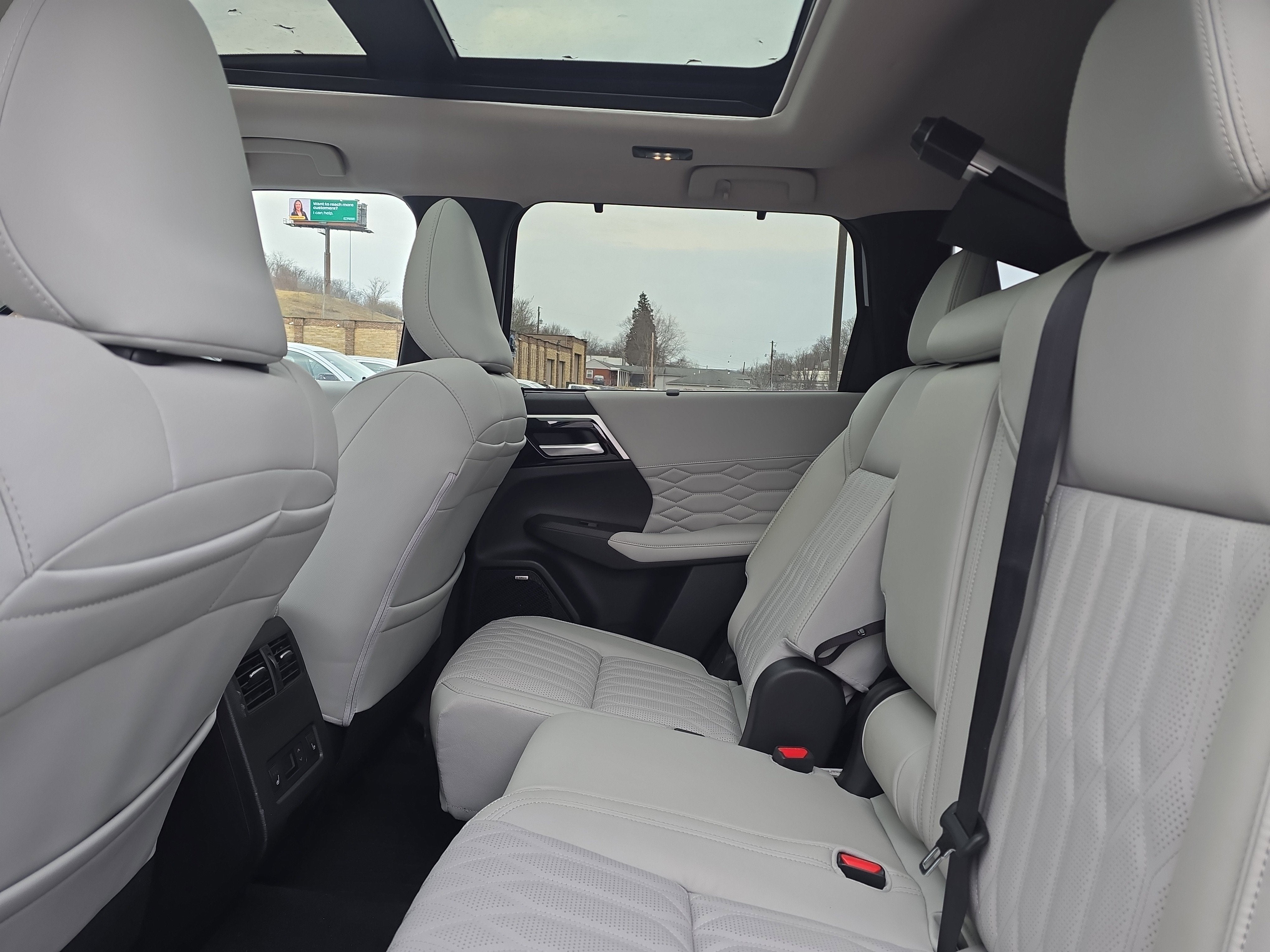 2026 Mitsubishi Outlander SEL