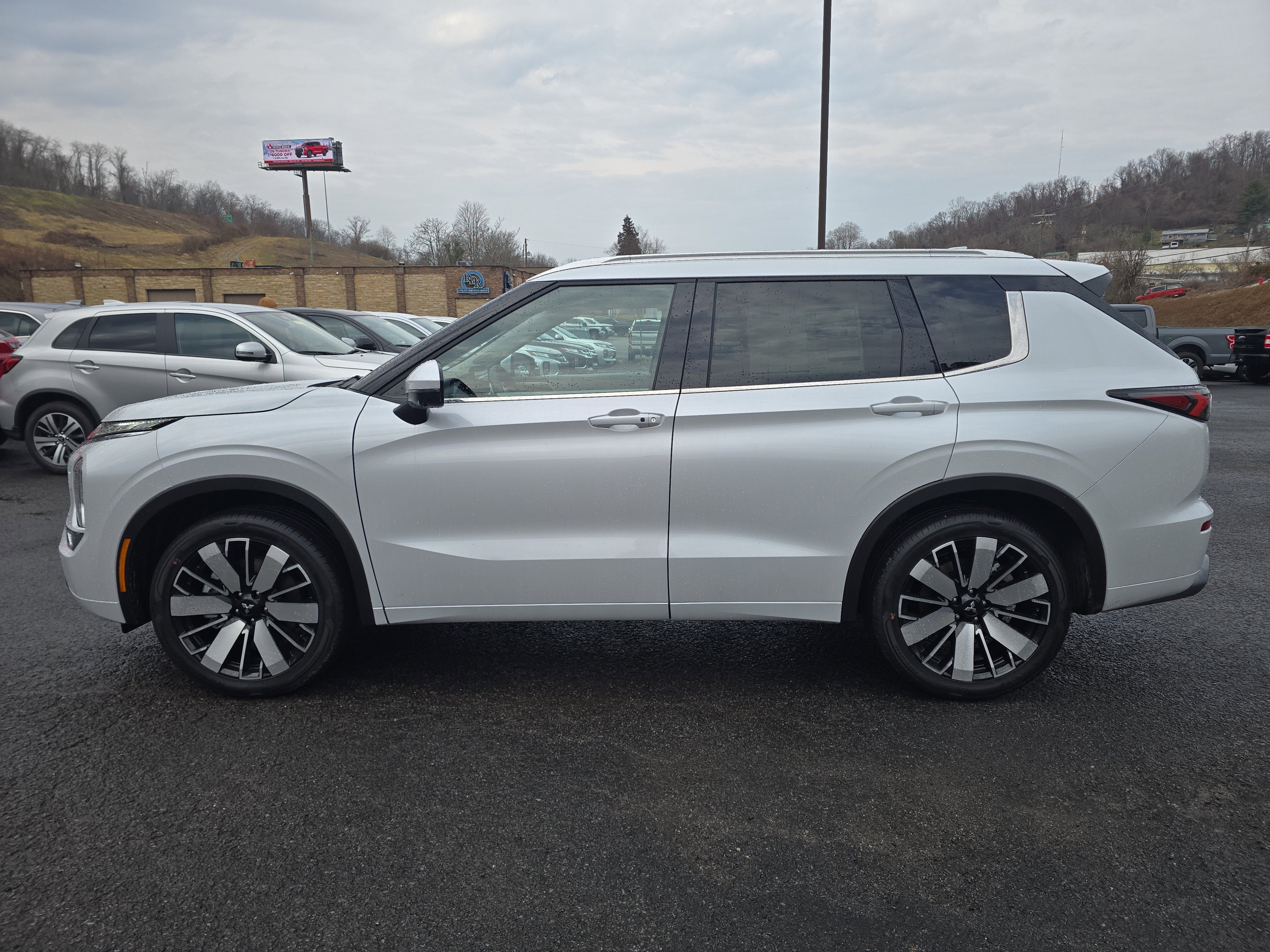 2026 Mitsubishi Outlander SEL