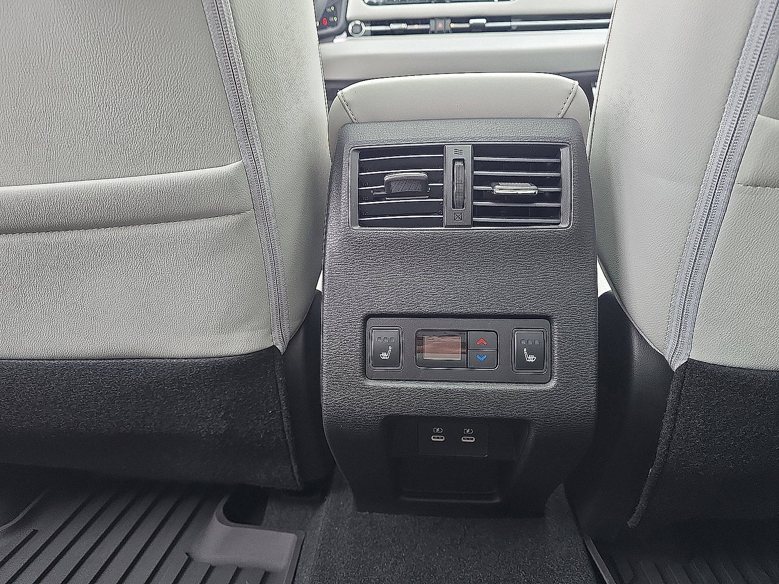 2026 Mitsubishi Outlander SEL