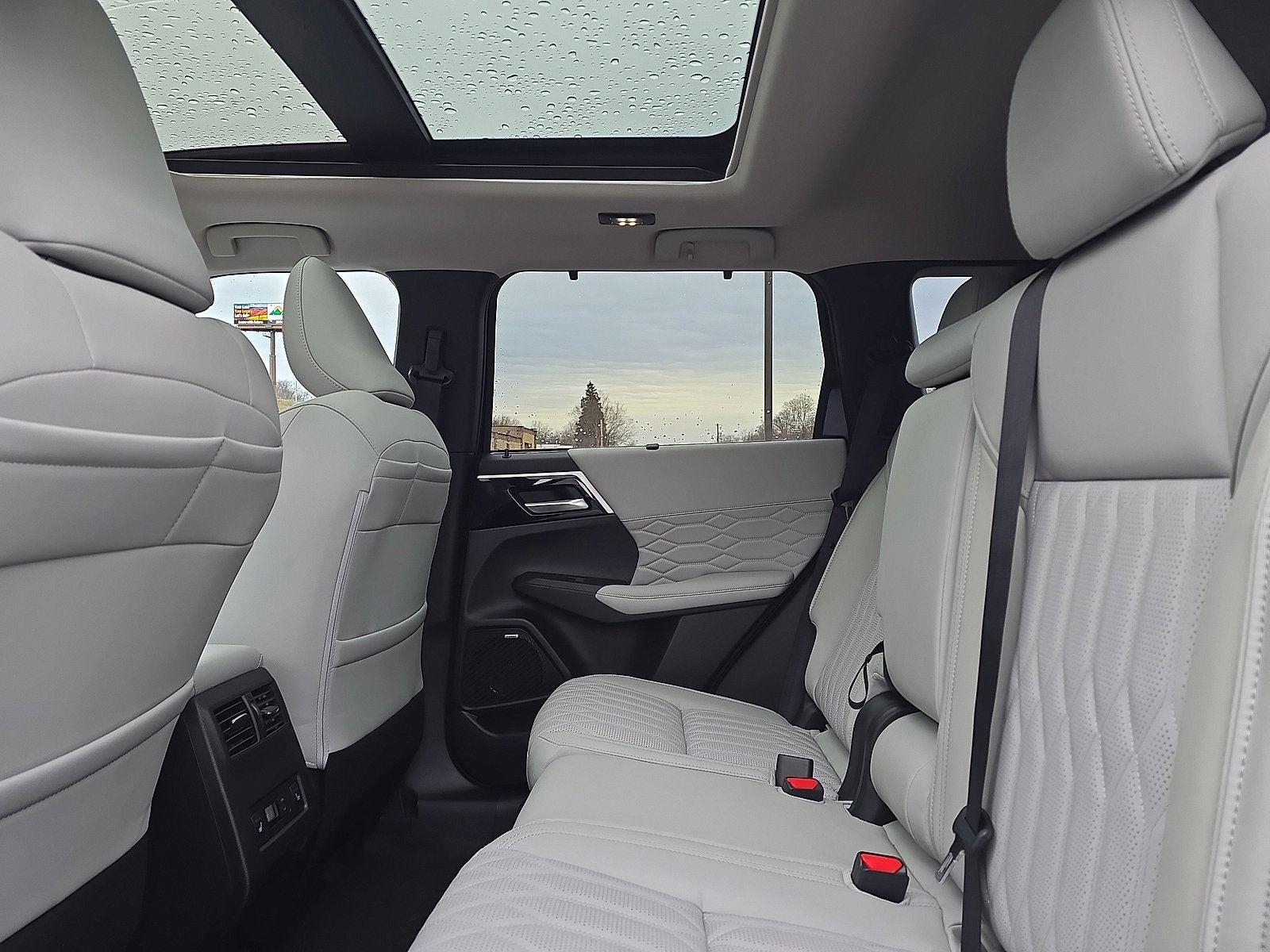 2026 Mitsubishi Outlander SEL