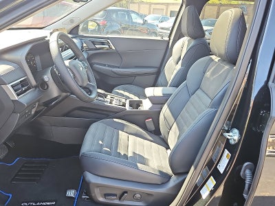 2025 Mitsubishi Outlander PHEV SE