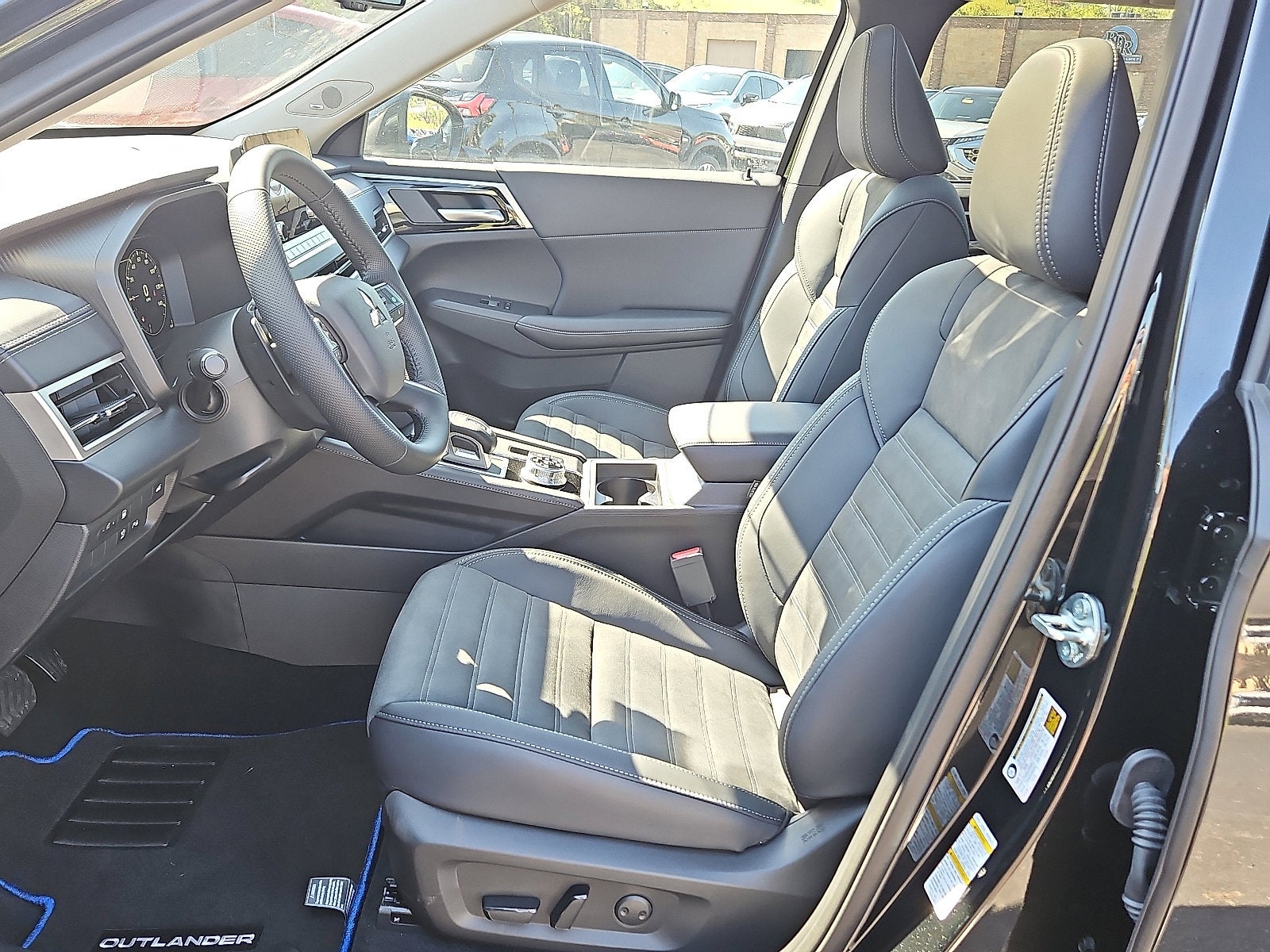 2025 Mitsubishi Outlander PHEV SE