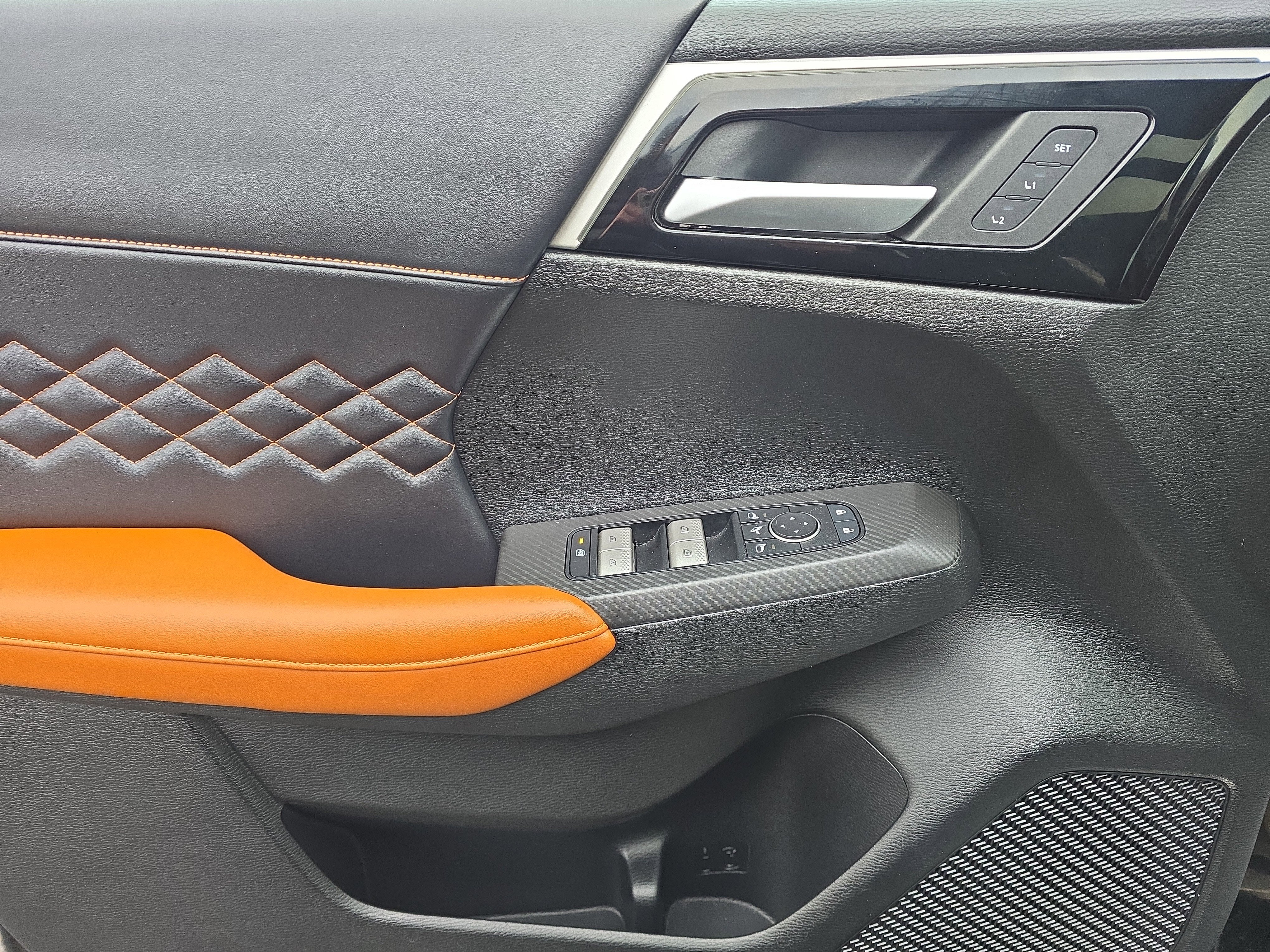 2023 Mitsubishi Outlander PHEV 40th Anniversary