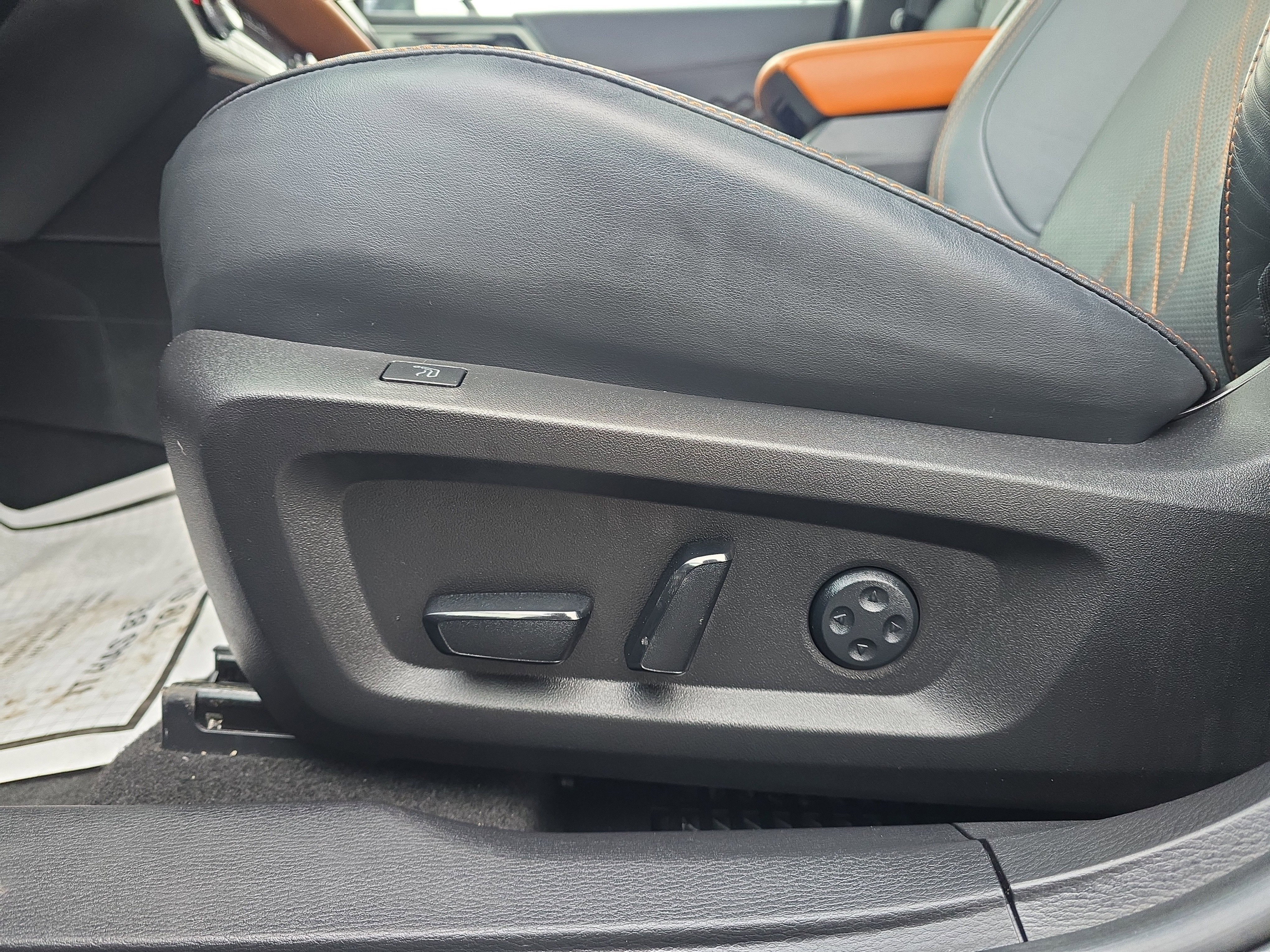 2023 Mitsubishi Outlander PHEV 40th Anniversary