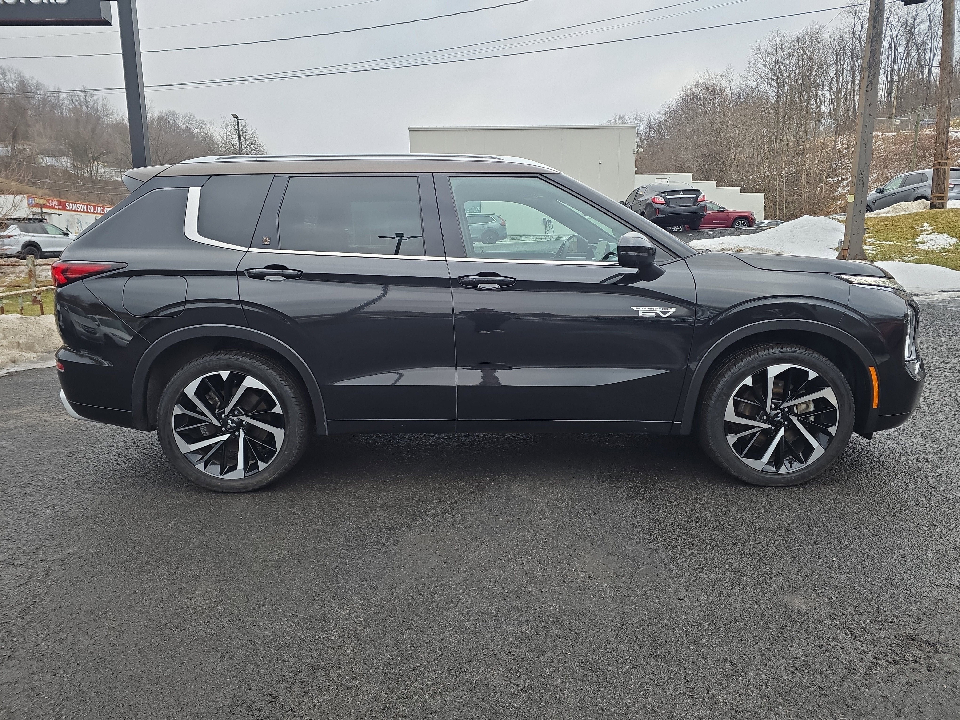 2023 Mitsubishi Outlander PHEV 40th Anniversary