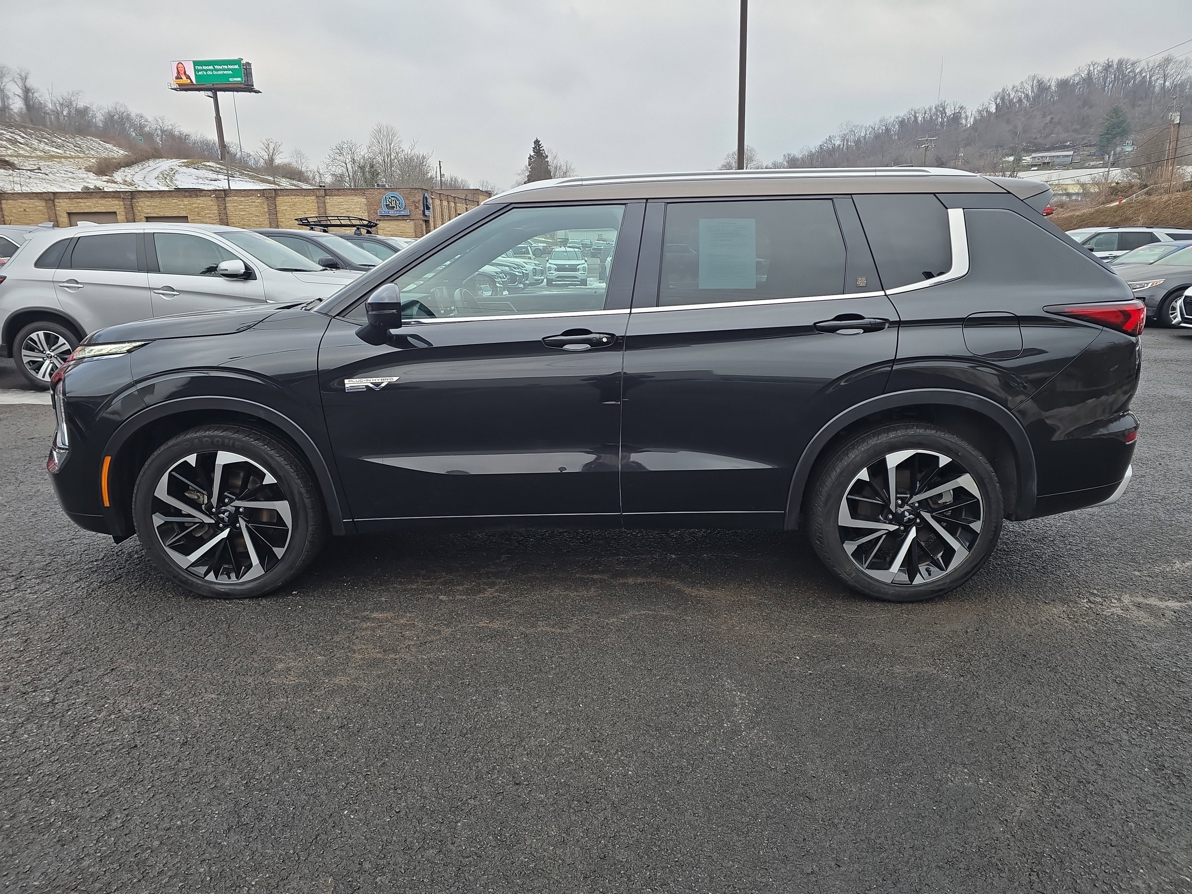 2023 Mitsubishi Outlander PHEV 40th Anniversary