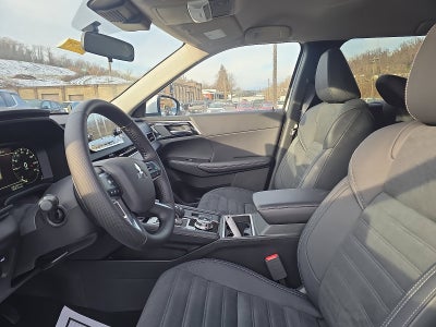 2025 Mitsubishi Outlander PHEV SE