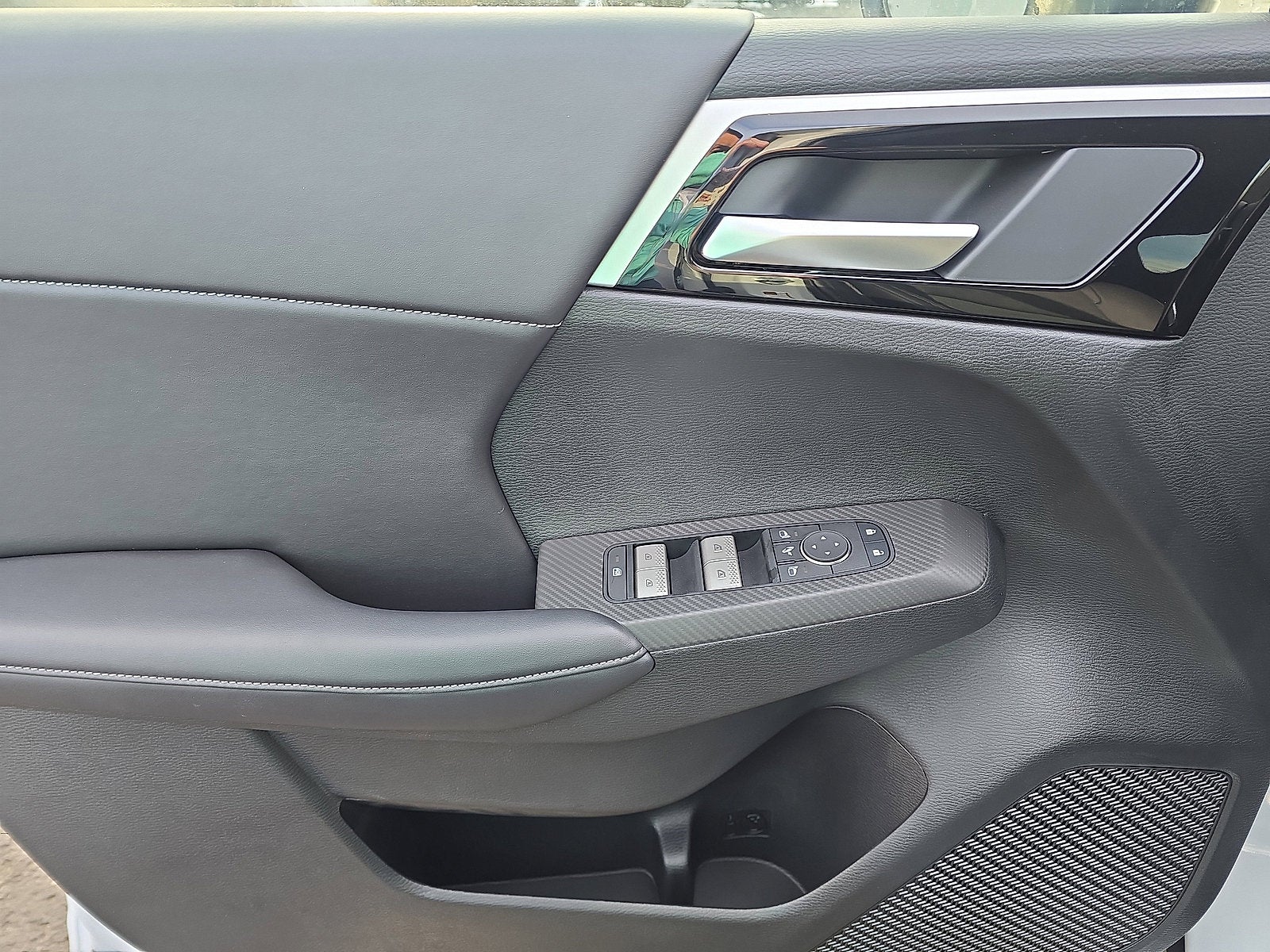 2025 Mitsubishi Outlander PHEV SE