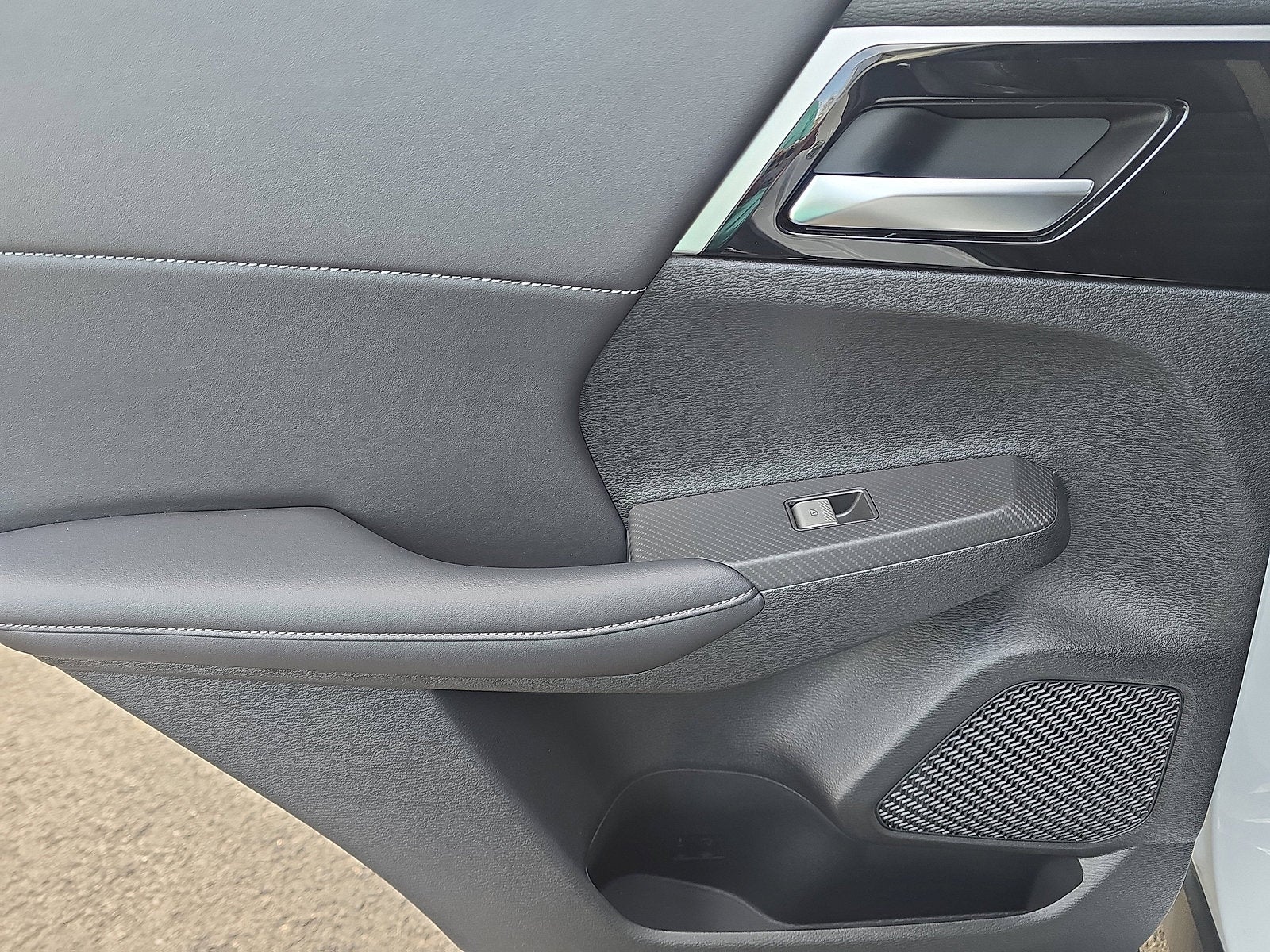 2025 Mitsubishi Outlander PHEV SE