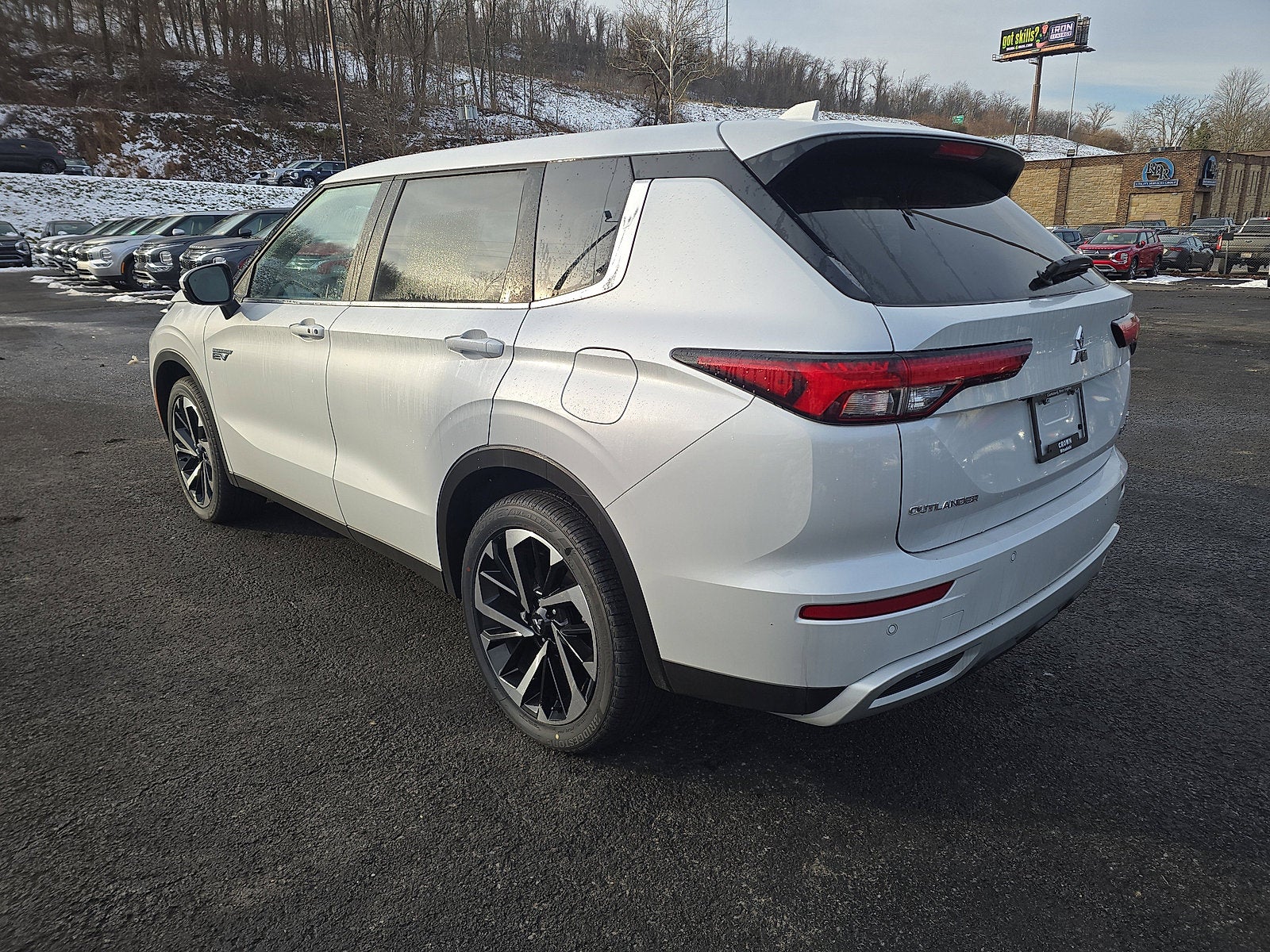 2025 Mitsubishi Outlander PHEV SE