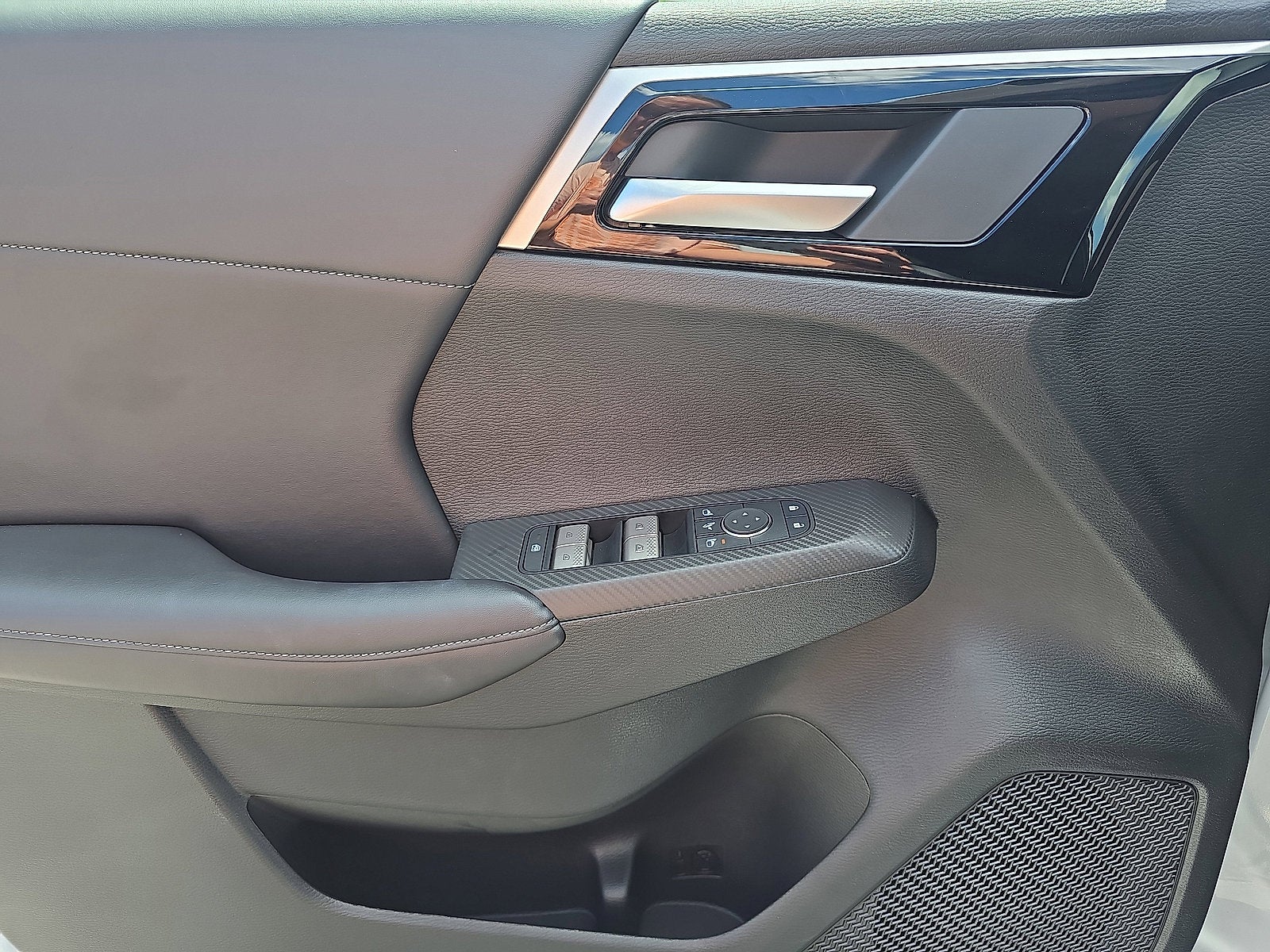 2025 Mitsubishi Outlander PHEV SE