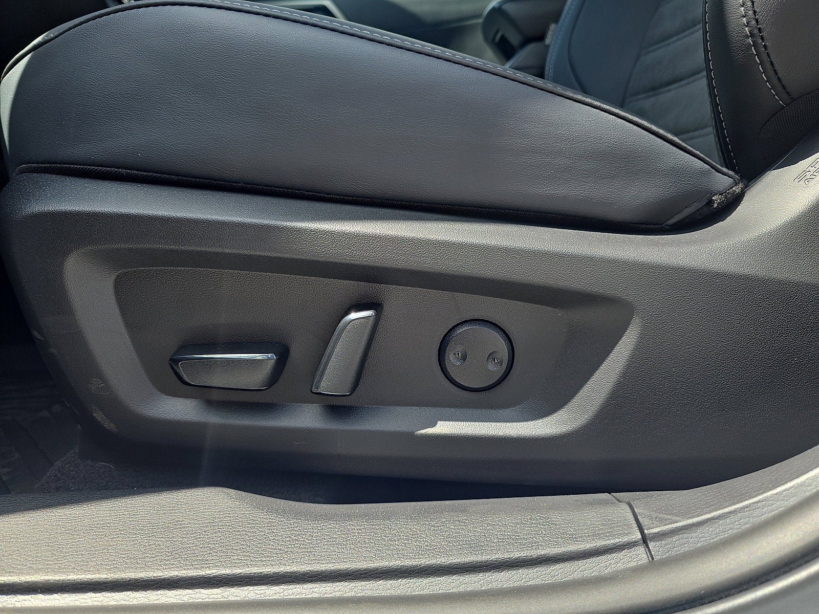 2025 Mitsubishi Outlander PHEV SE