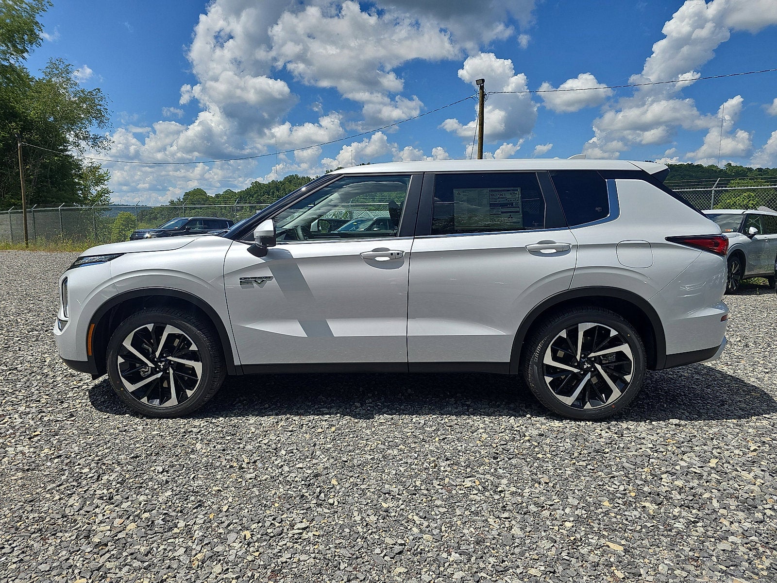 2025 Mitsubishi Outlander PHEV SE