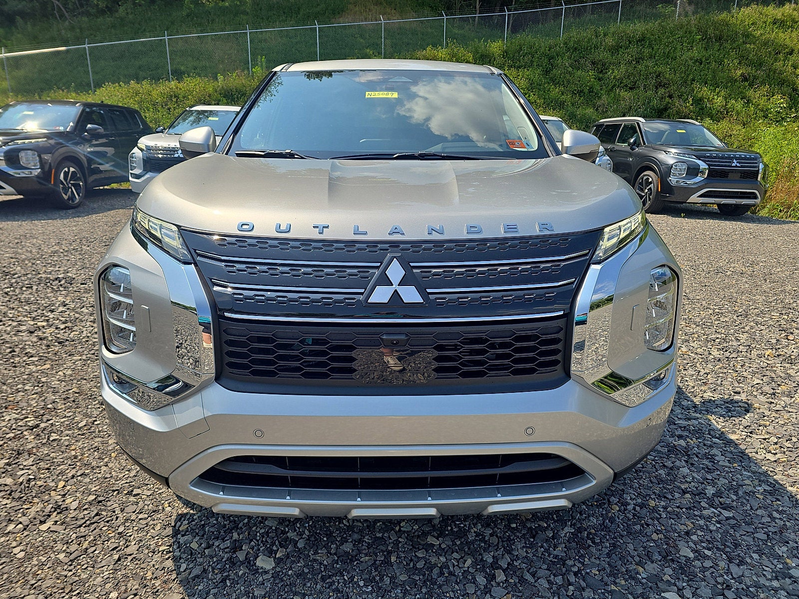 2025 Mitsubishi Outlander PHEV SE