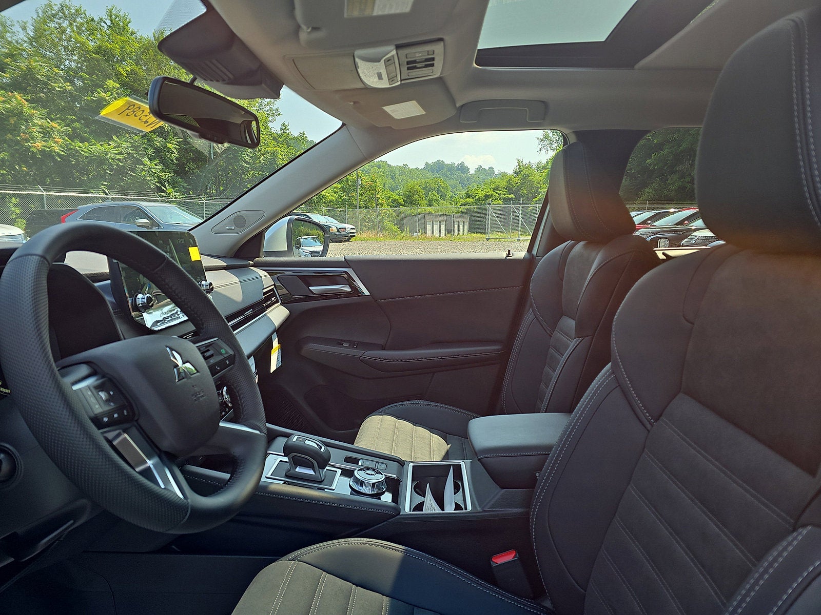 2025 Mitsubishi Outlander PHEV SE