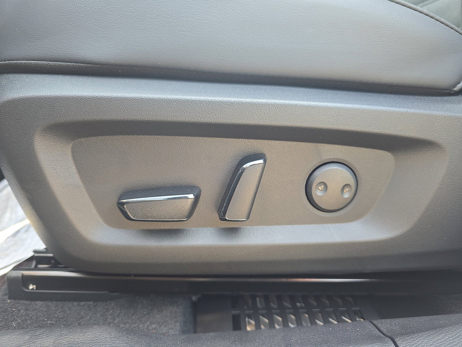 2025 Mitsubishi Outlander PHEV SE