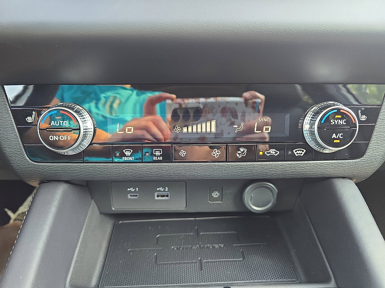 2025 Mitsubishi Outlander PHEV SE