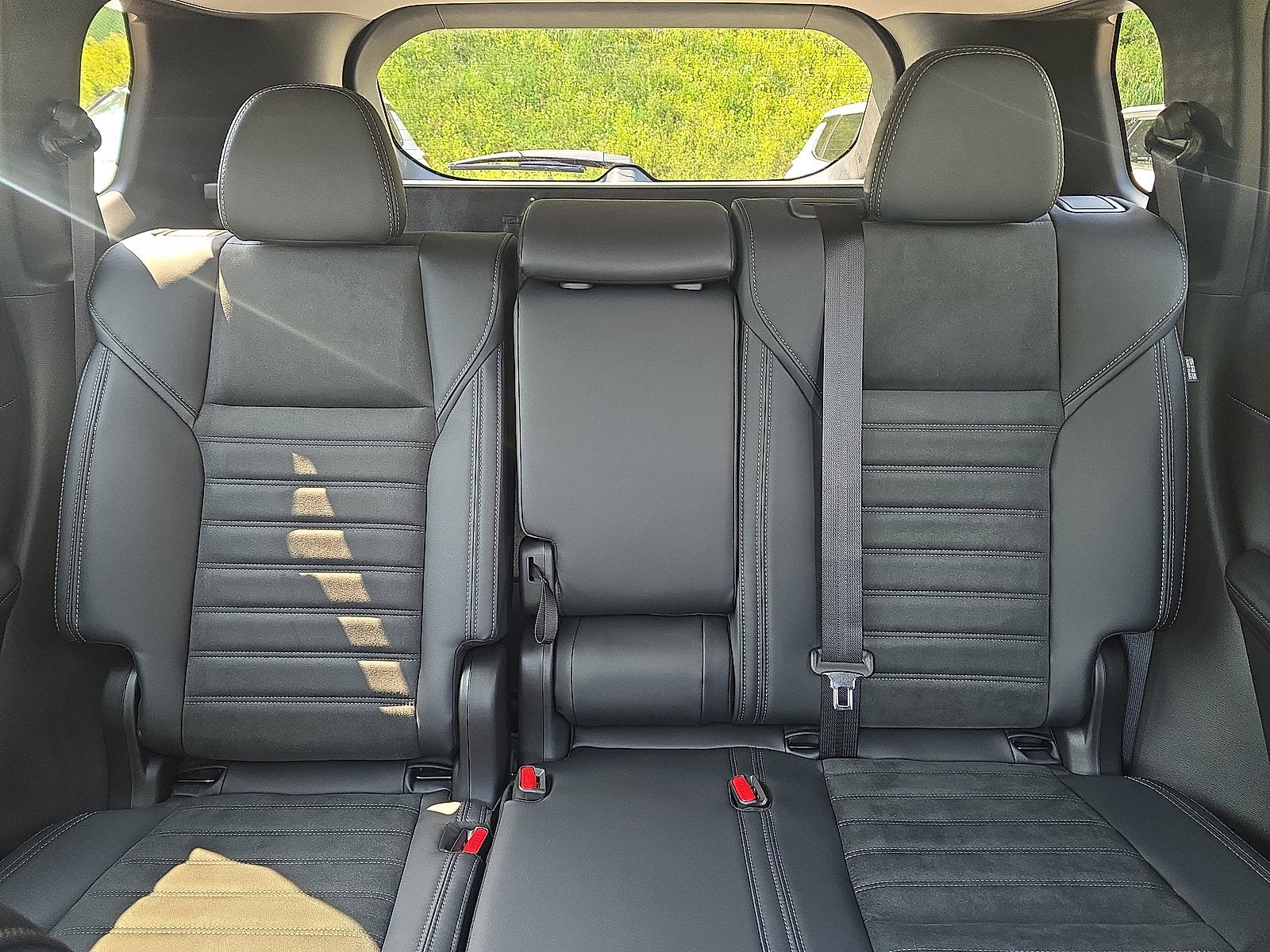 2025 Mitsubishi Outlander PHEV SE