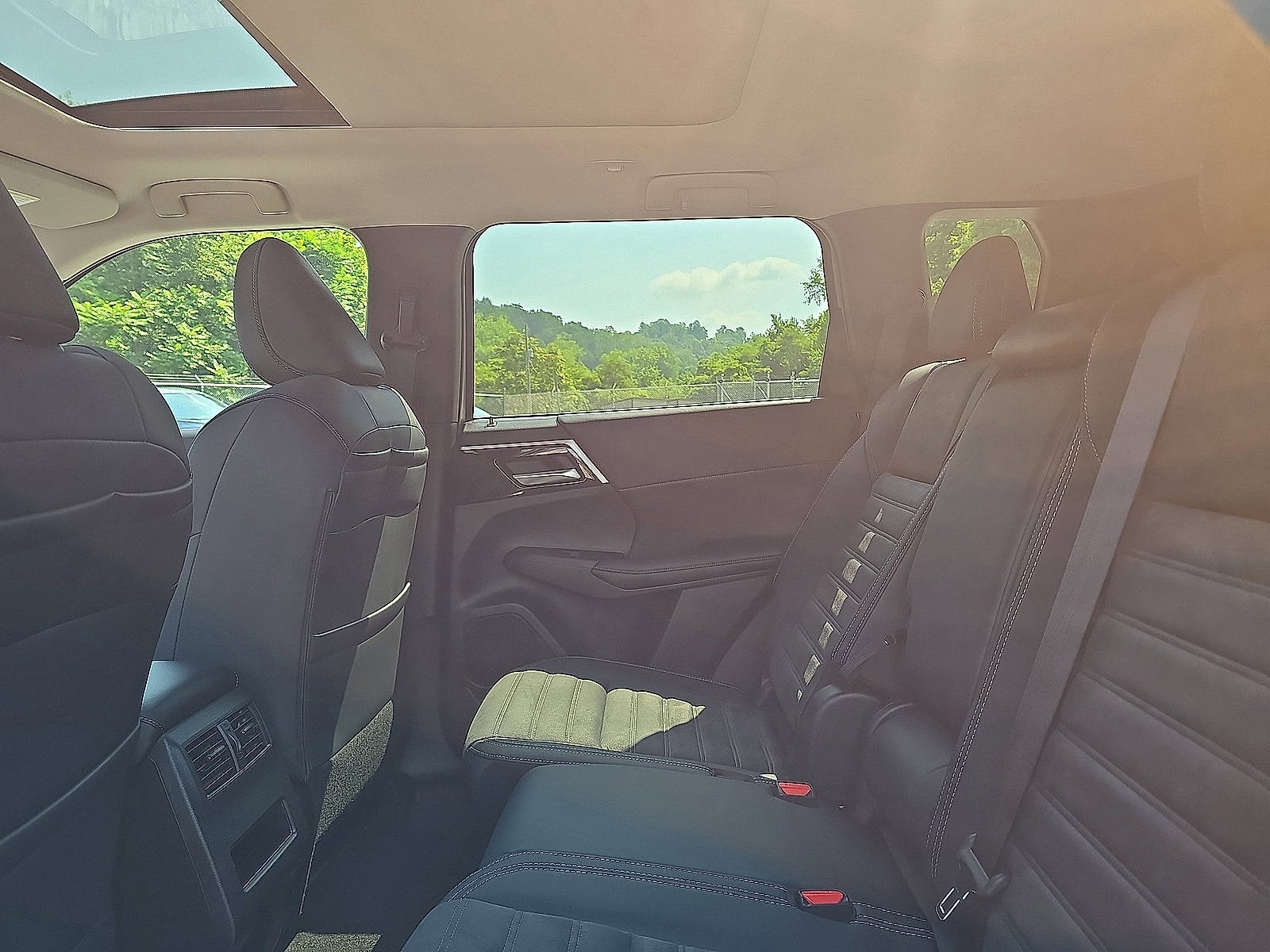 2025 Mitsubishi Outlander PHEV SE