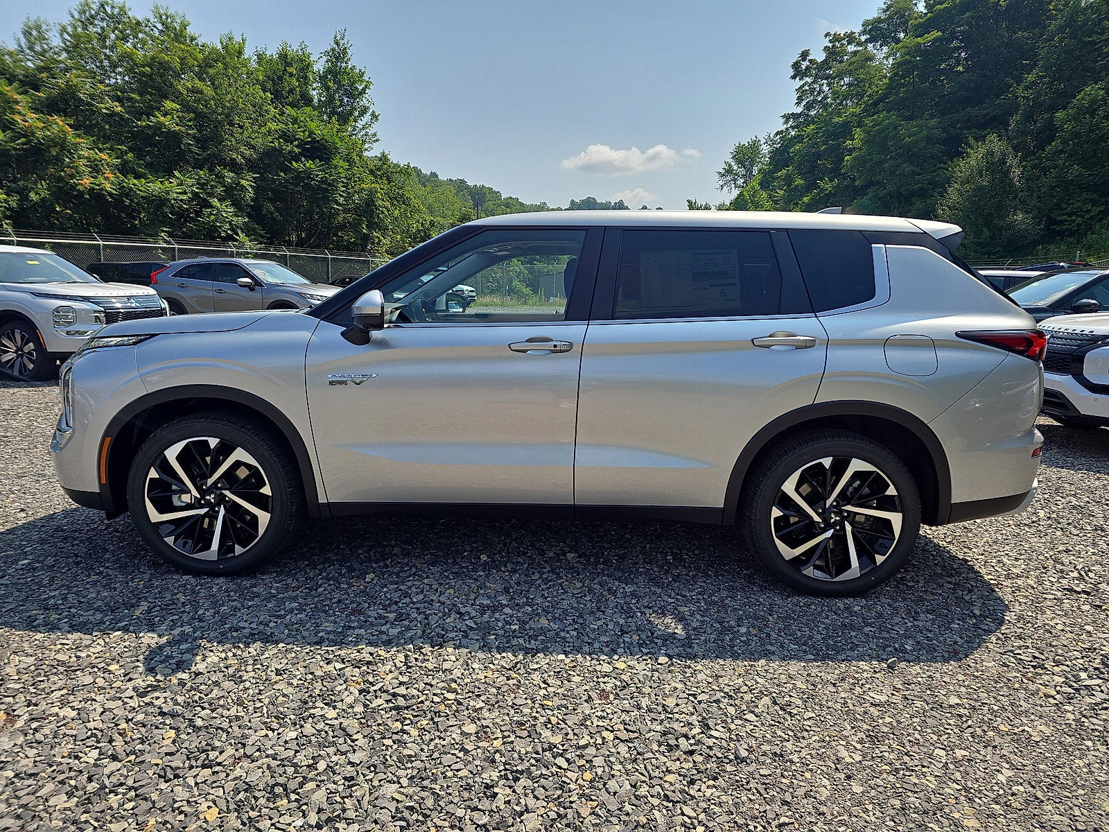2025 Mitsubishi Outlander PHEV SE