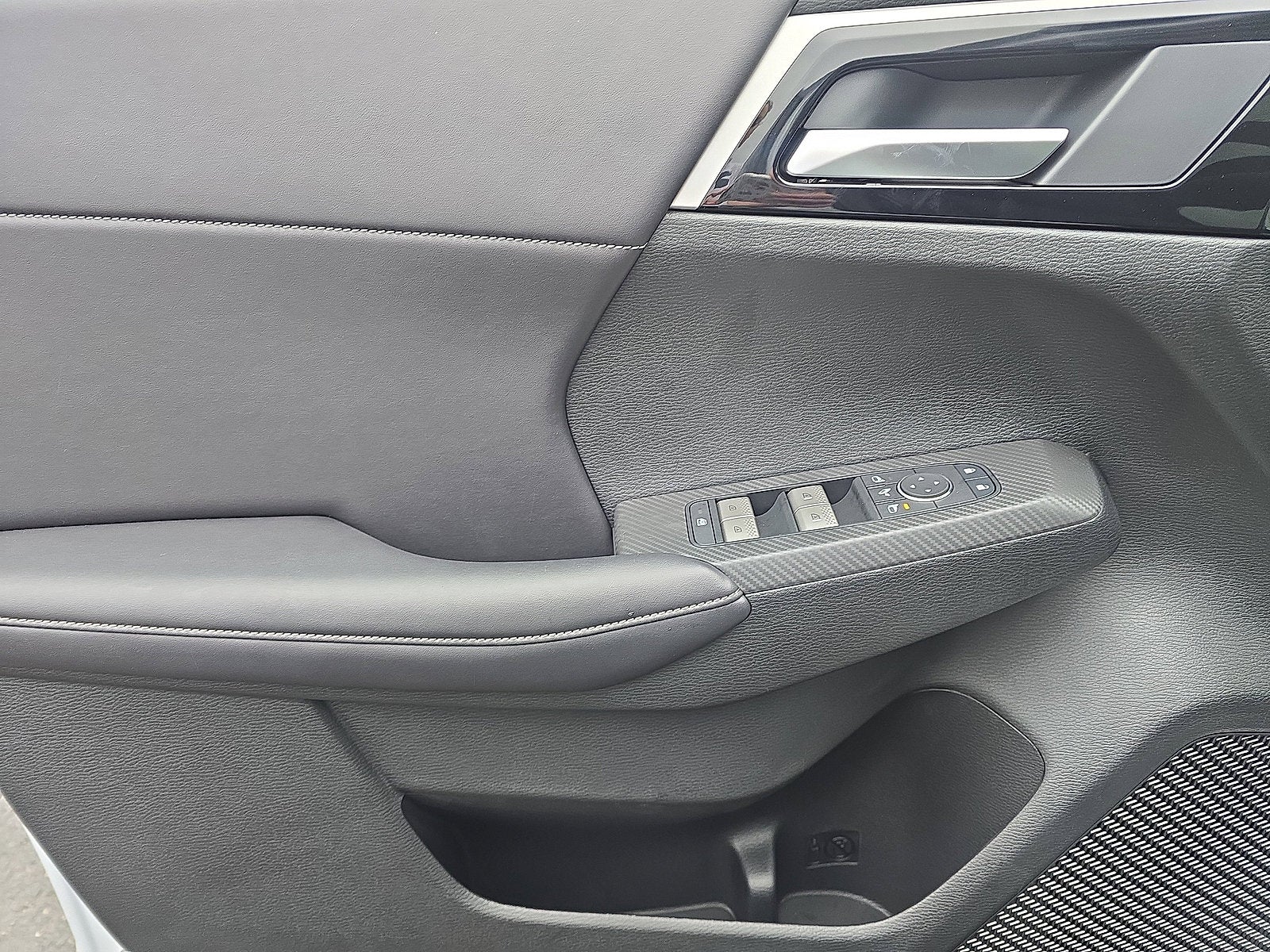 2025 Mitsubishi Outlander PHEV SE