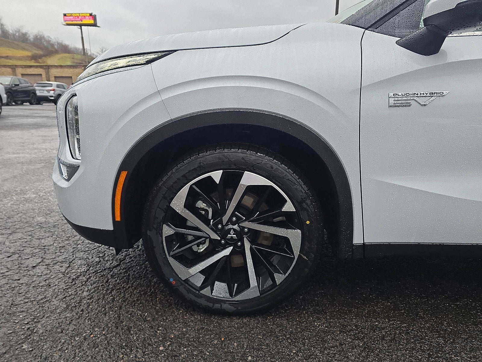 2025 Mitsubishi Outlander PHEV SE