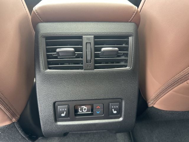 2026 Mitsubishi Outlander PHEV SEL