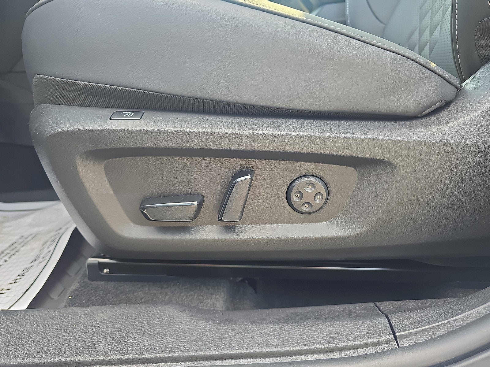 2025 Mitsubishi Outlander PHEV SEL