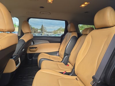 2024 Kia Carnival LX