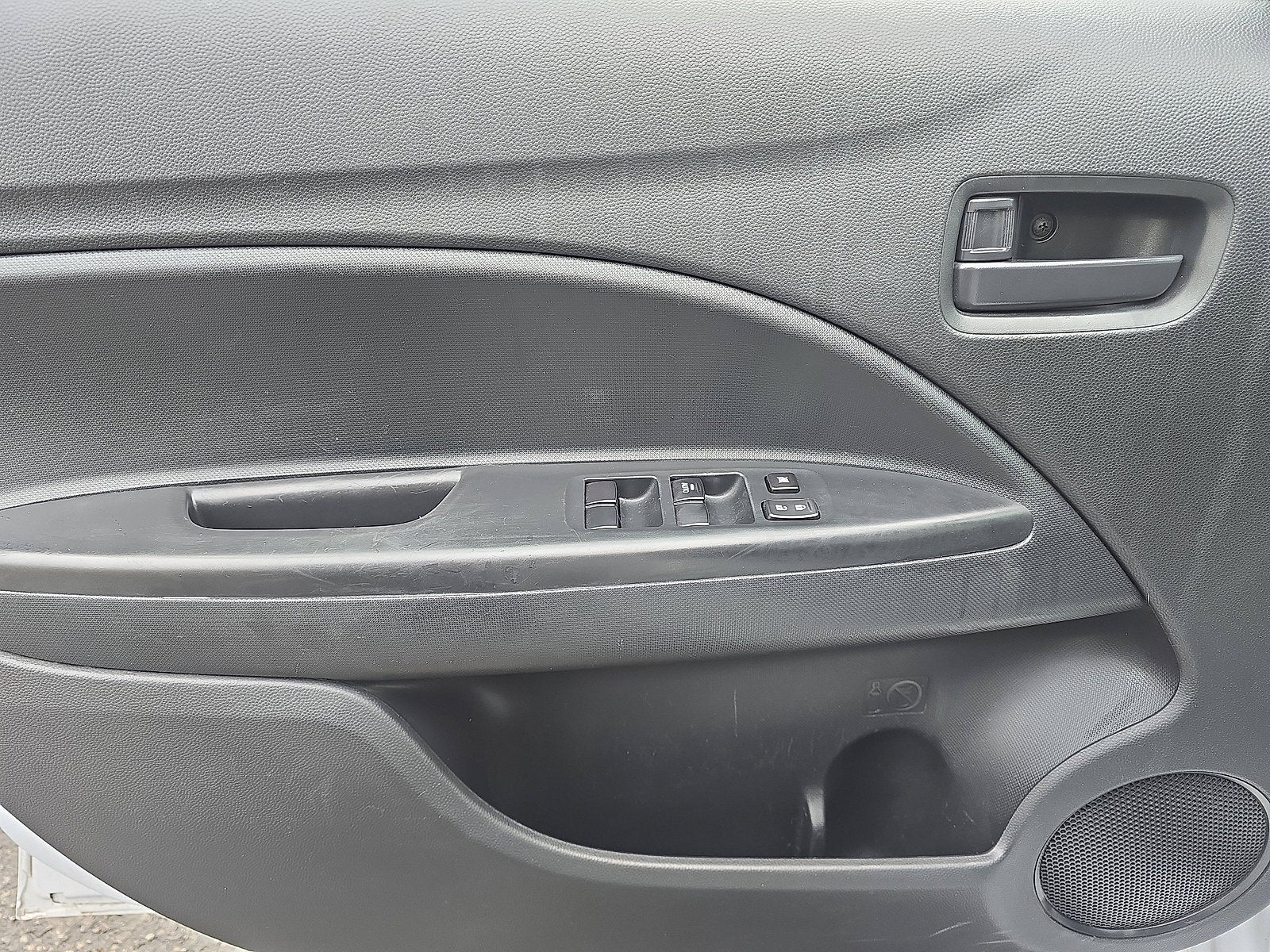 2022 Mitsubishi Mirage ES