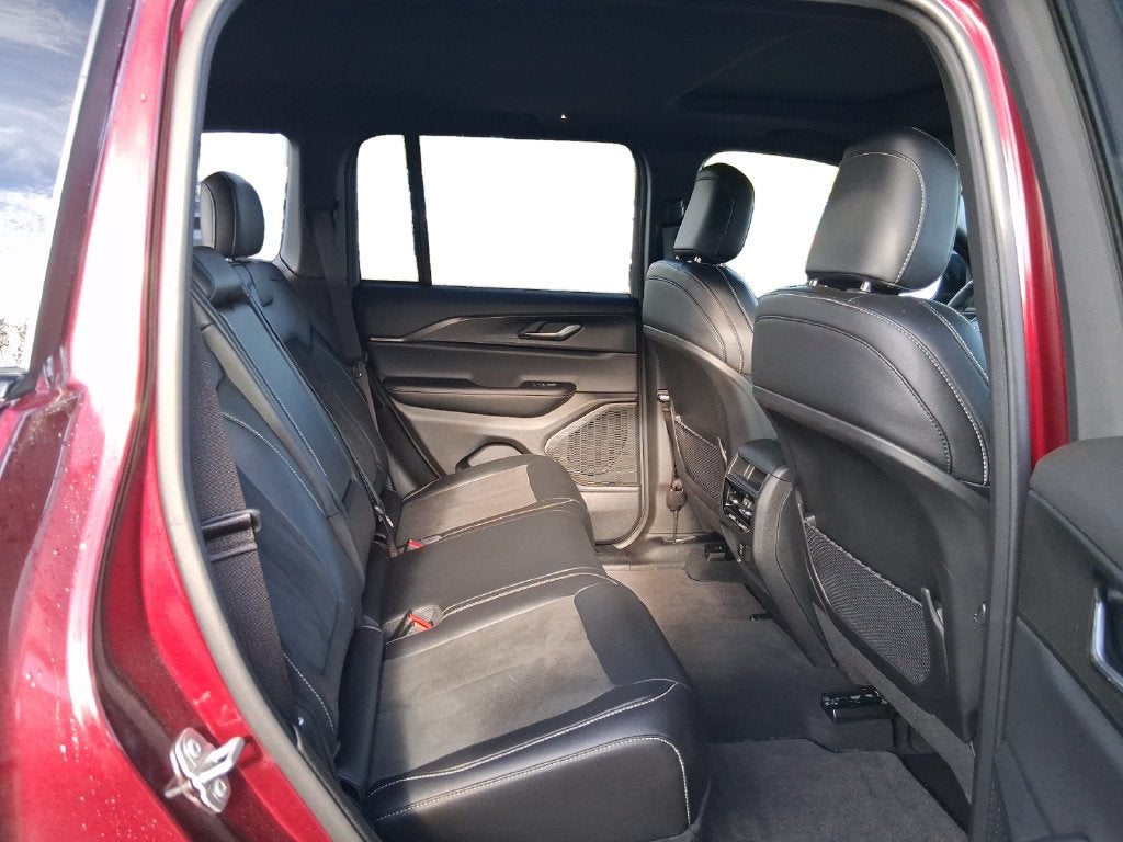 2025 Jeep Grand Cherokee Altitude X 4x4