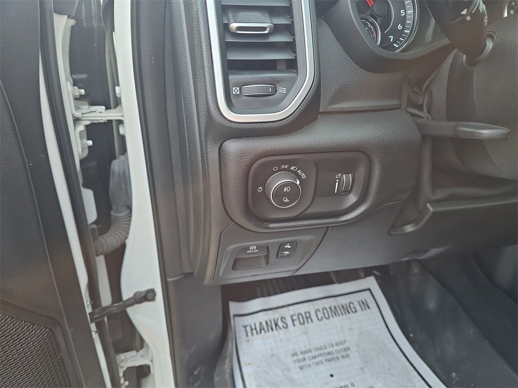 2021 RAM 1500 Big Horn Quad Cab 4x4 6'4' Box